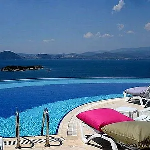 Royal Heights Boğaziçi